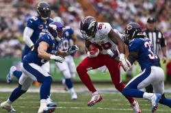 开云下载-勇士三分雨淹没公牛，季后赛焦点战展现卫冕冠军底蕴