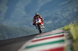 开云平台-当南方烈焰席卷北方雪原，凯恩的德甲加冕与那不勒斯的精神遗产