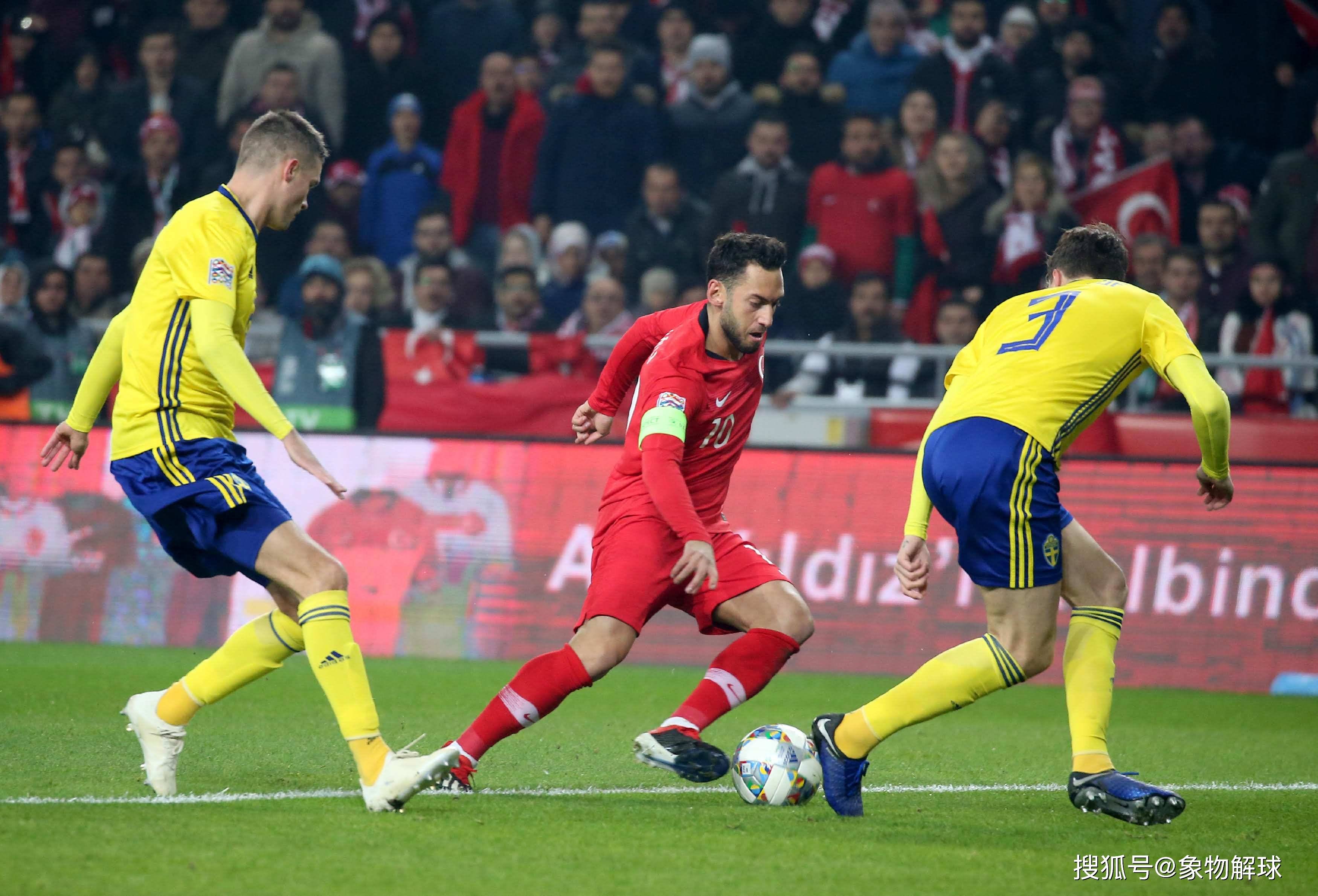 哥伦比亚足球队在国际比赛中获胜 哥伦比亚足球队在国际比赛中获胜