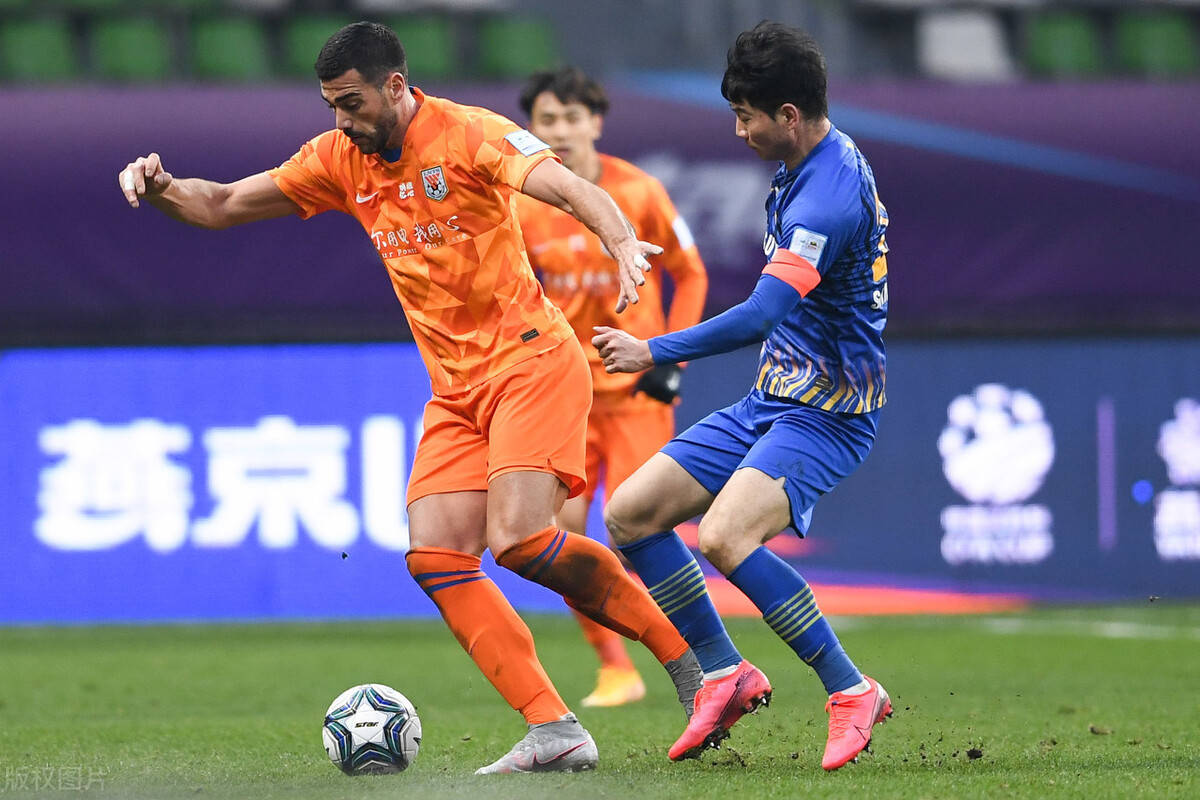 攻城拔寨，球队为荣誉而奋勇前进的简单介绍