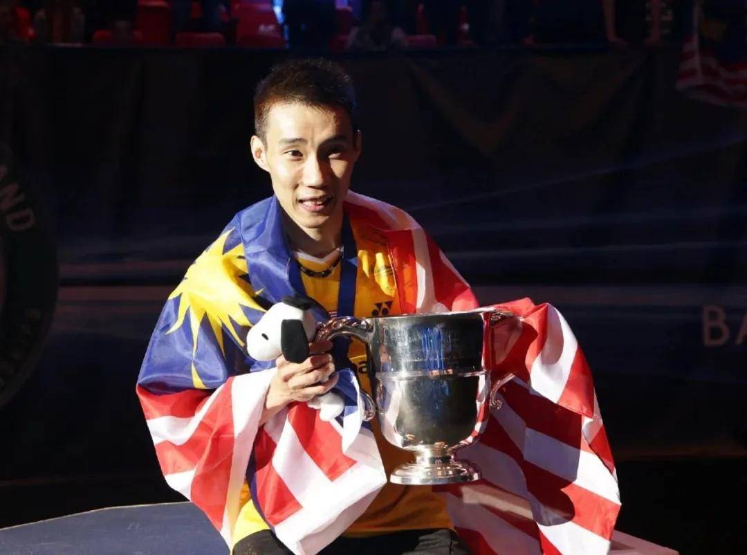 中国羽毛球队横扫英格兰羽毛球队,李宗伟送出助攻 中国羽毛球队横扫英格兰羽毛球队,李宗伟送出助攻