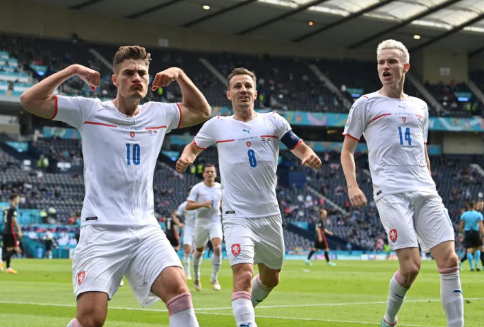 关于精彩对决!球队3:2险胜,晋级16强的信息 关于精彩对决!球队3:2险胜,晋级16强的信息