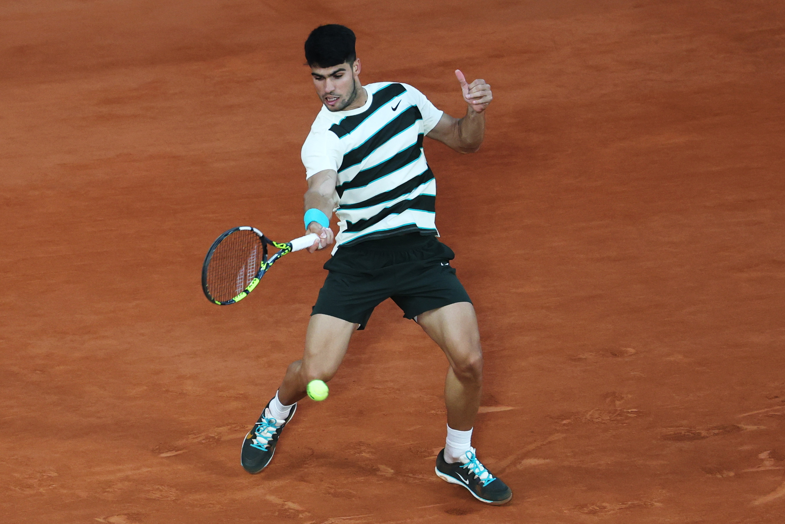 包含世界网球队强势法国网球队,阿尔卡拉斯送出助攻的词条 包含世界网球队强势法国网球队,阿尔卡拉斯送出助攻的词条