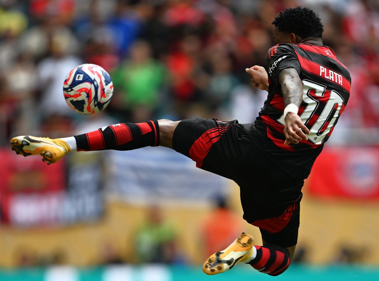 拜仁联赛积分高涨，逆袭杀入四强