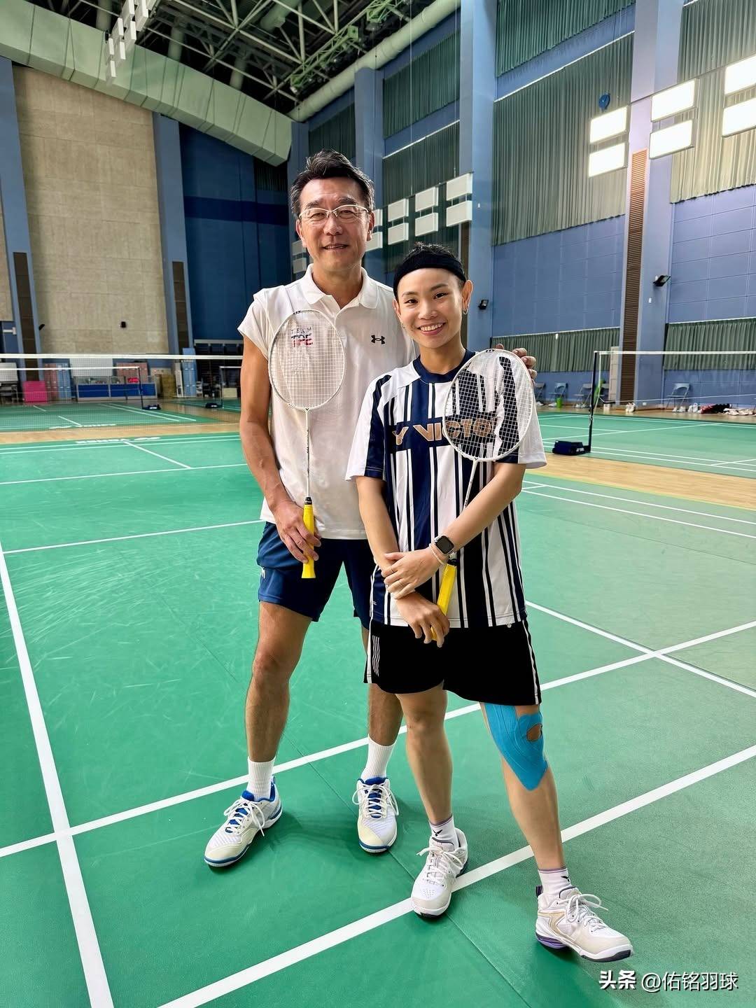 包含日本羽毛球队力克法国羽毛球队，戴资颖关键制胜的词条