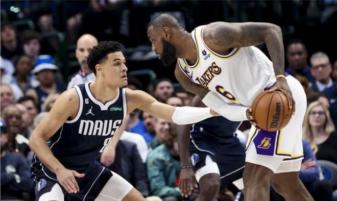 尼克斯碾压独行侠,霍勒迪刷新纪录 尼克斯碾压独行侠,霍勒迪刷新纪录